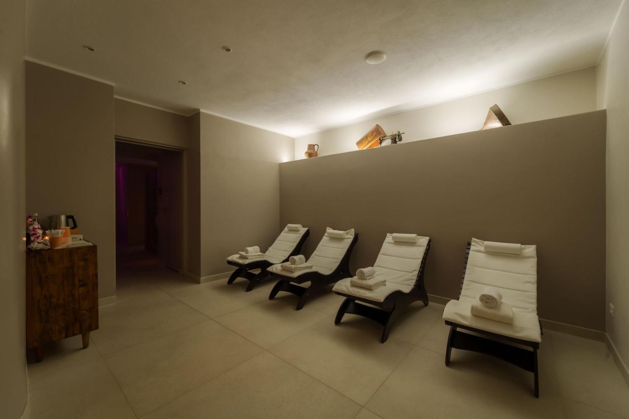Hotel Galli - Wellness & Spa フェトヴァイア エクステリア 写真